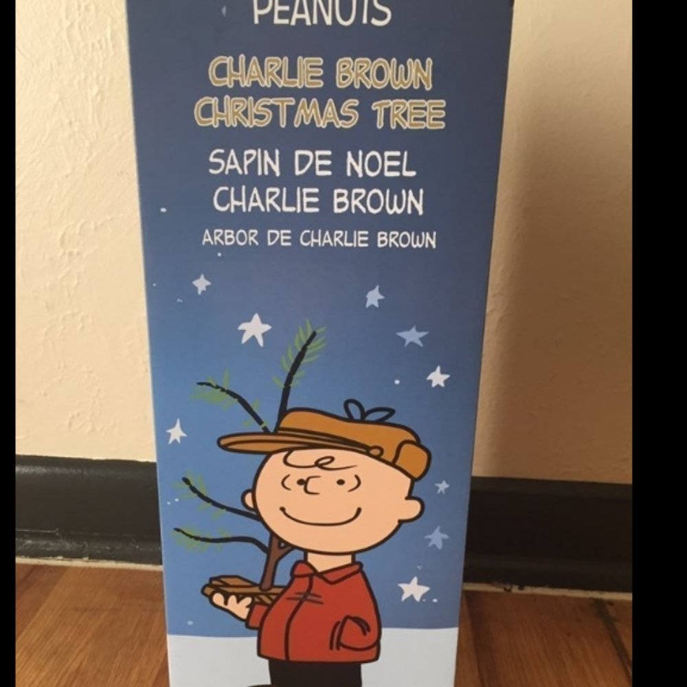 Peanuts Charlie Brown 24inch Christmas Tree